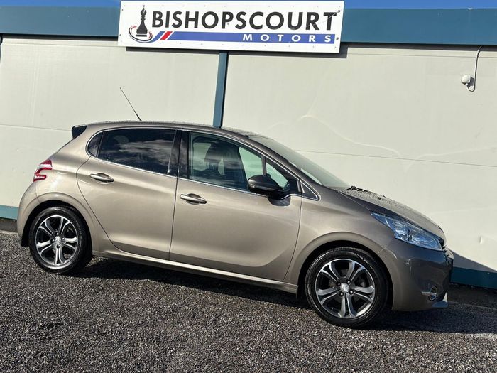 Peugeot 208 2015
