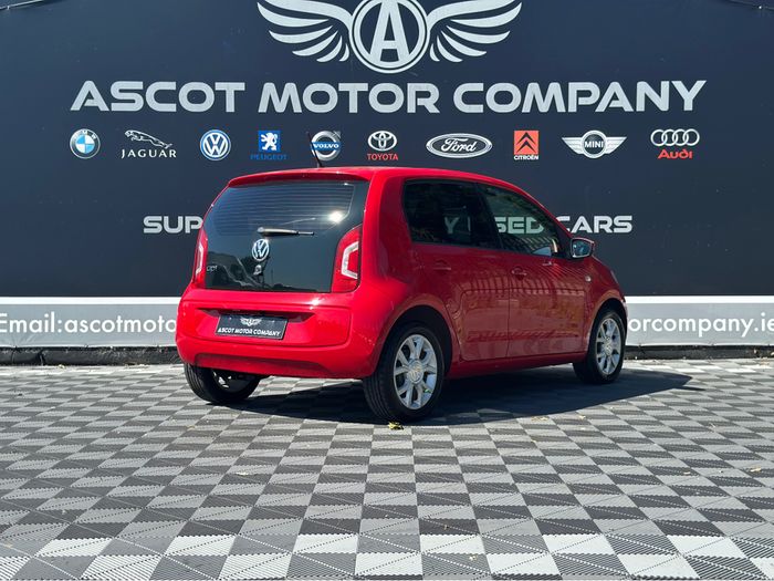 Volkswagen Up! 2015
