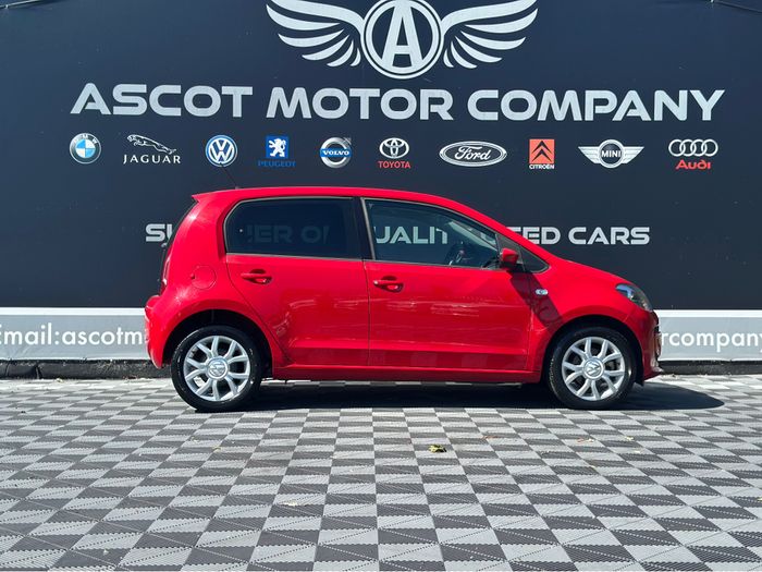 Volkswagen Up! 2015