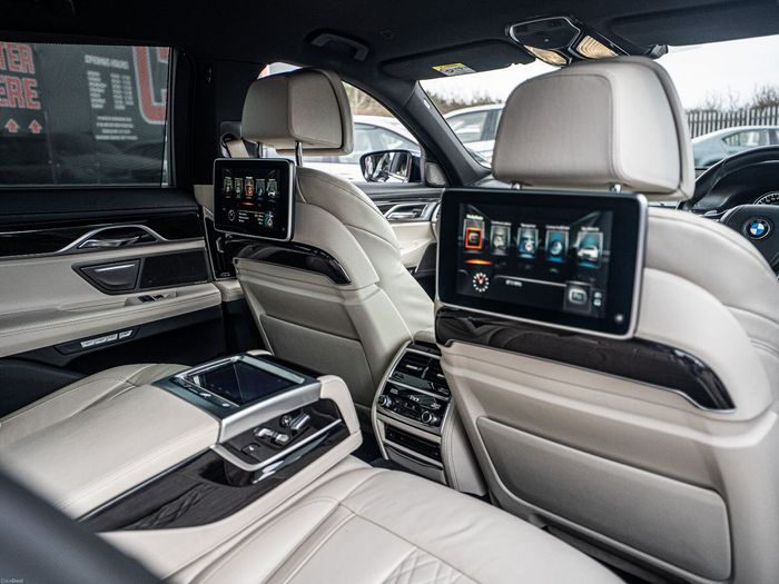 BMW 7 Series 2015