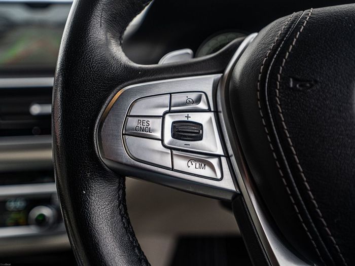 BMW 7 Series 2015