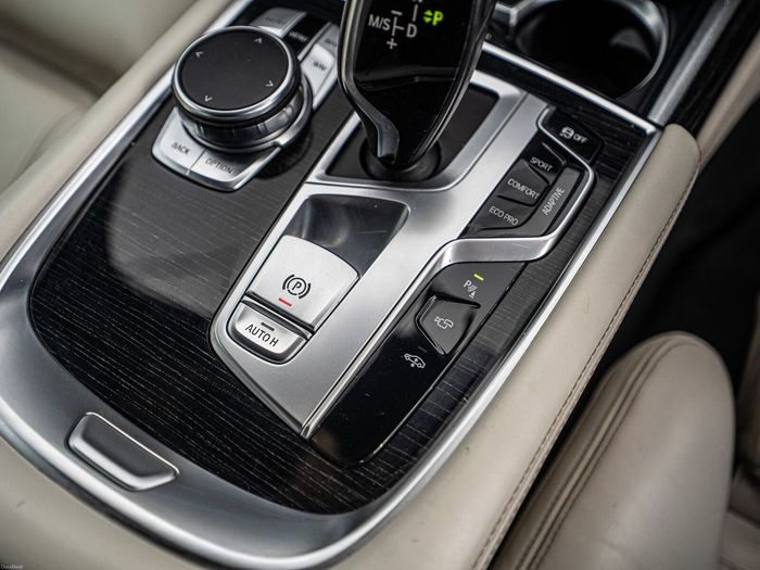 BMW 7 Series 2015