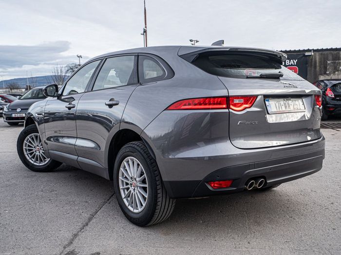 Jaguar F- PACE 2017