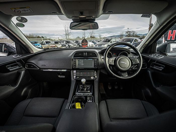 Jaguar F- PACE 2017