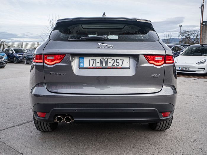 Jaguar F- PACE 2017