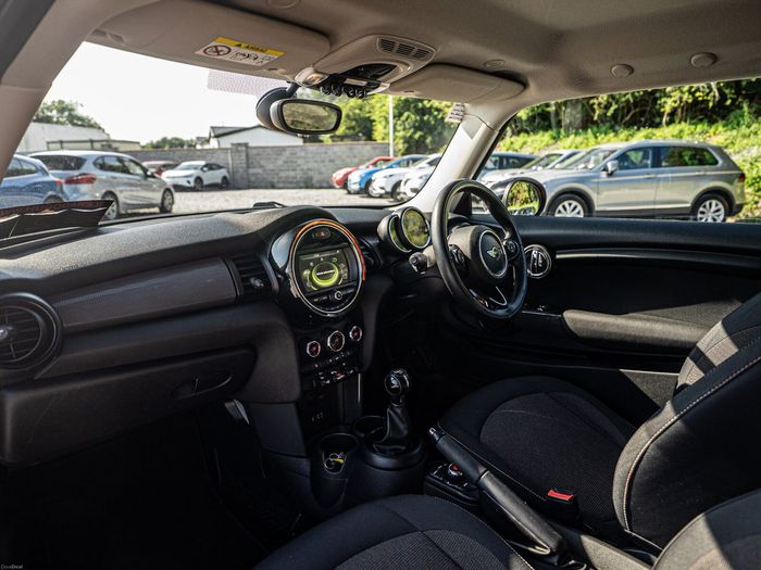 MINI Cooper 2018