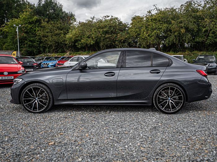 BMW 3 Series 2021