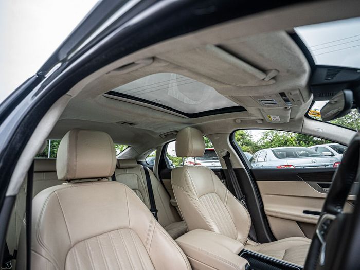 Jaguar XF 2019