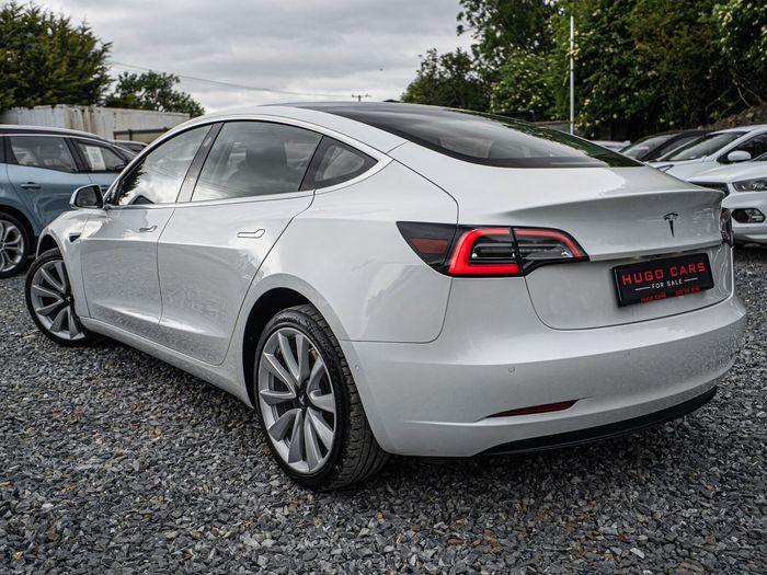 Tesla Model 3 2020