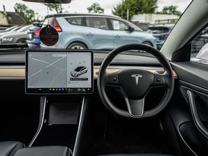 Tesla Model 3 2020