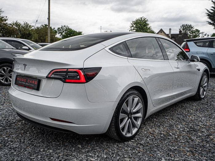 Tesla Model 3 2020