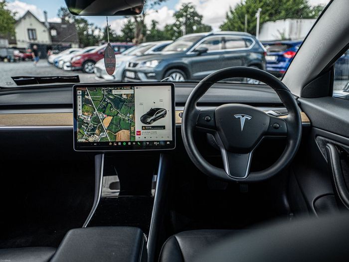 Tesla Model 3 2019