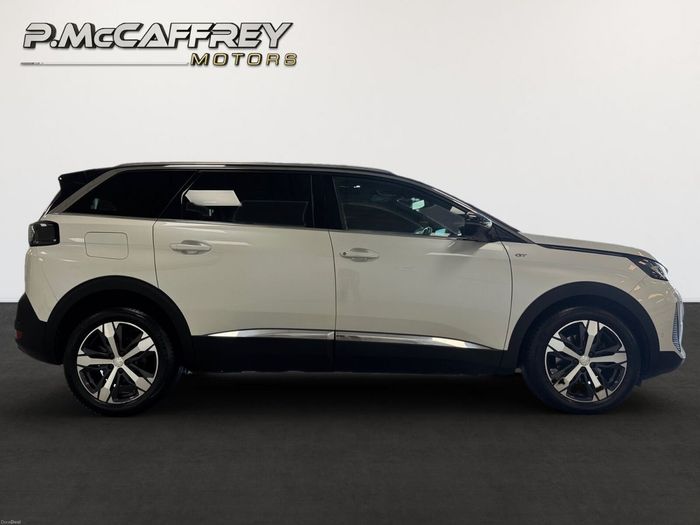Peugeot 5008 2021