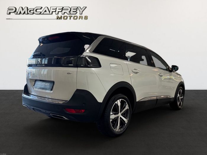 Peugeot 5008 2021
