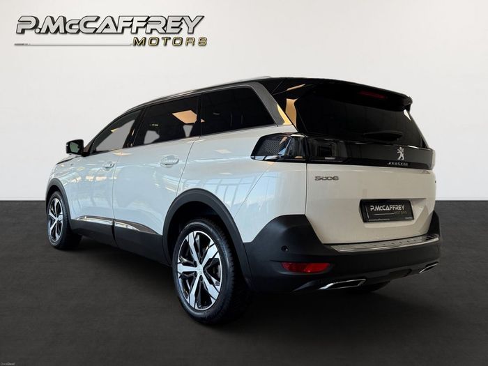 Peugeot 5008 2021