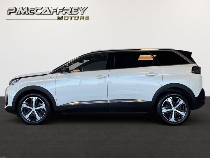 Peugeot 5008 2021