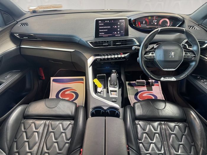 Peugeot 5008 2021