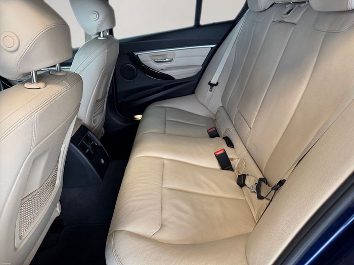 BMW 3 Series 2016