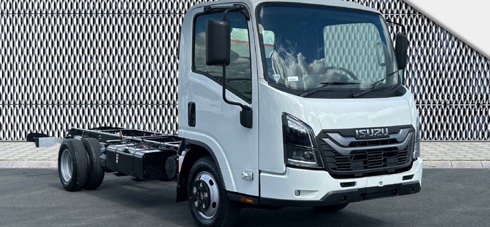 Isuzu NNR 2026
