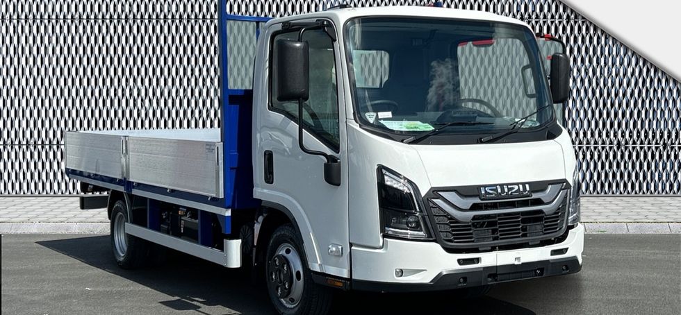 Isuzu NNR 2026
