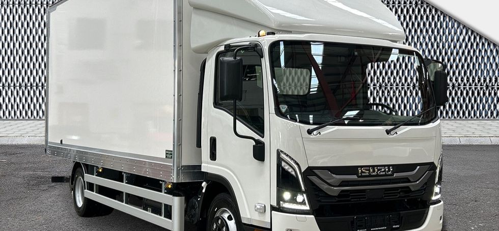 Isuzu NPR 2026