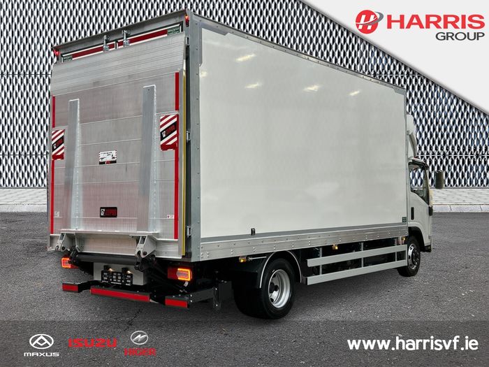 Isuzu NPR 2026