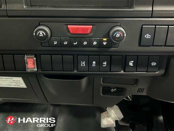 Isuzu NPR 2026