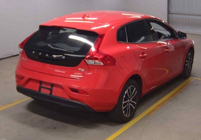 Volvo V40 2018