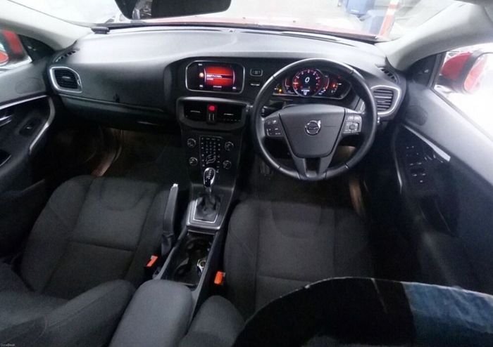 Volvo V40 2018