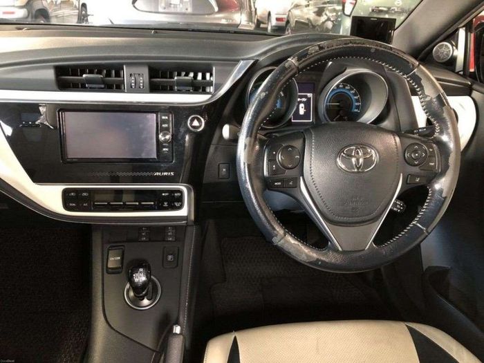 Toyota Auris 2016
