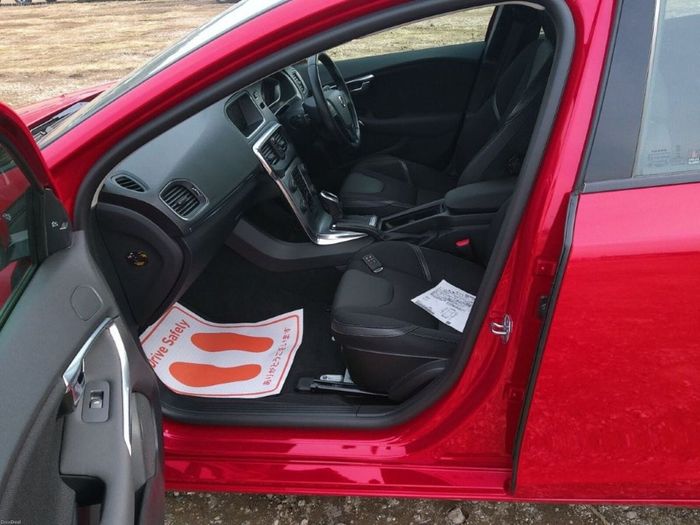 Volvo V40 2019