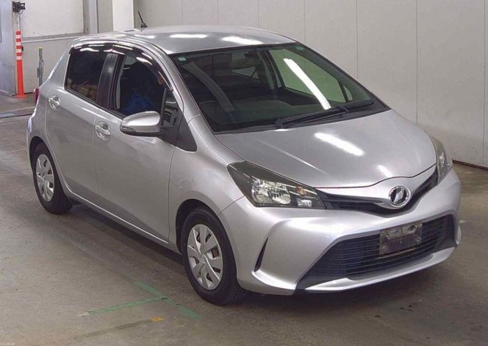 Toyota Vitz 2015