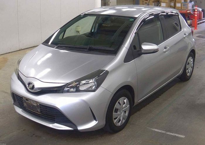 Toyota Vitz 2015