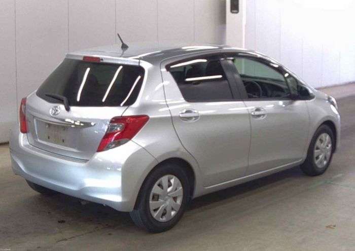 Toyota Vitz 2015