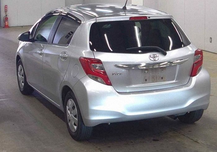 Toyota Vitz 2015