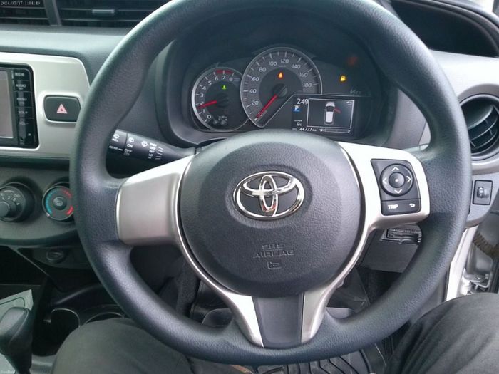 Toyota Vitz 2015