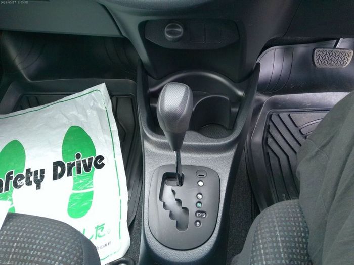 Toyota Vitz 2015