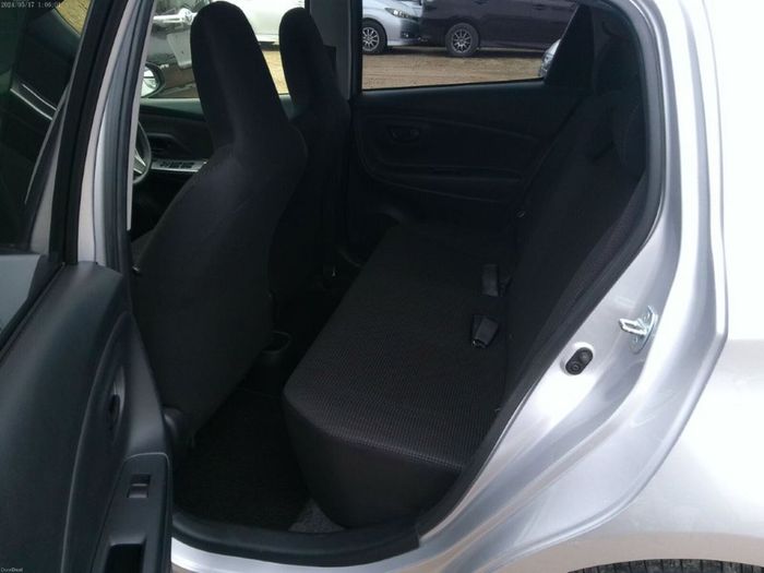 Toyota Vitz 2015