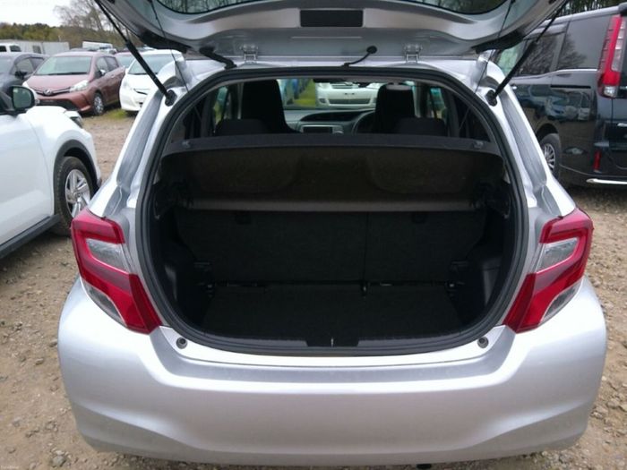 Toyota Vitz 2015
