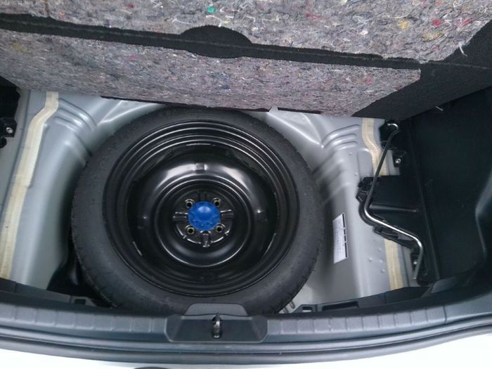 Toyota Vitz 2015
