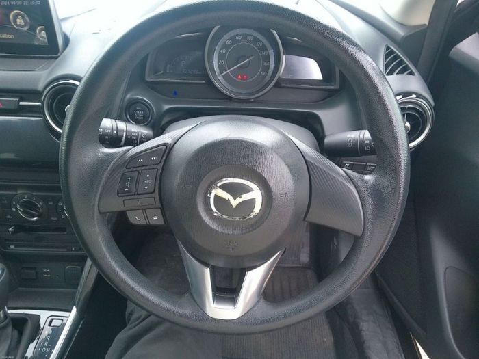 Mazda Demio 2015