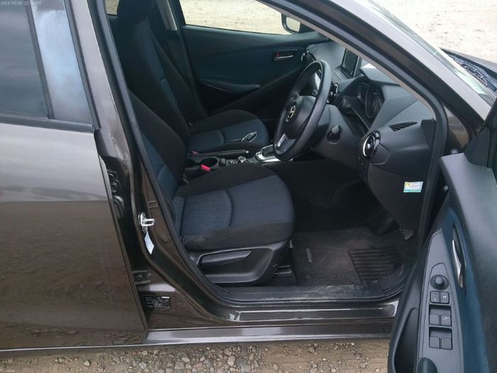 Mazda Demio 2015