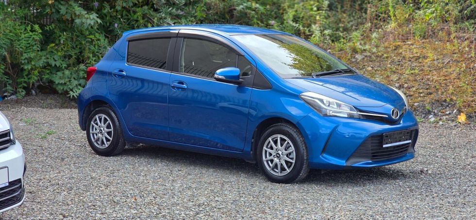 Toyota Vitz 2015