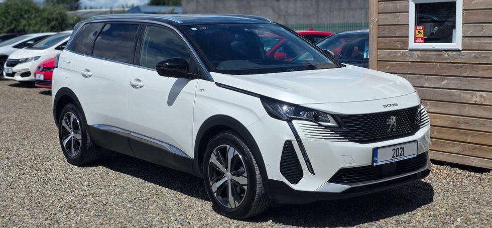 Peugeot 5008 2021