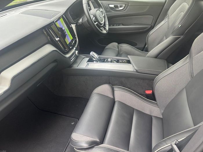 Volvo XC60 2025