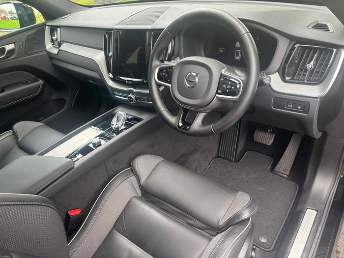 Volvo XC60 2025