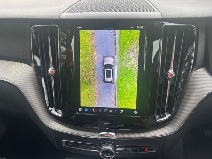 Volvo XC60 2025
