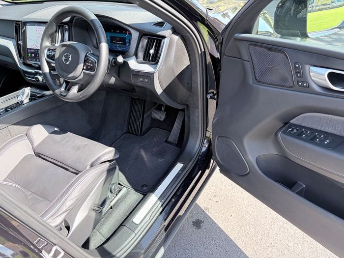 Volvo XC60 2025