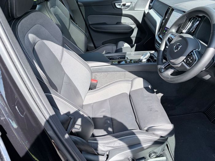 Volvo XC60 2025