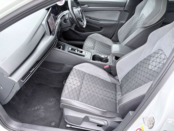 Volkswagen Golf 2021